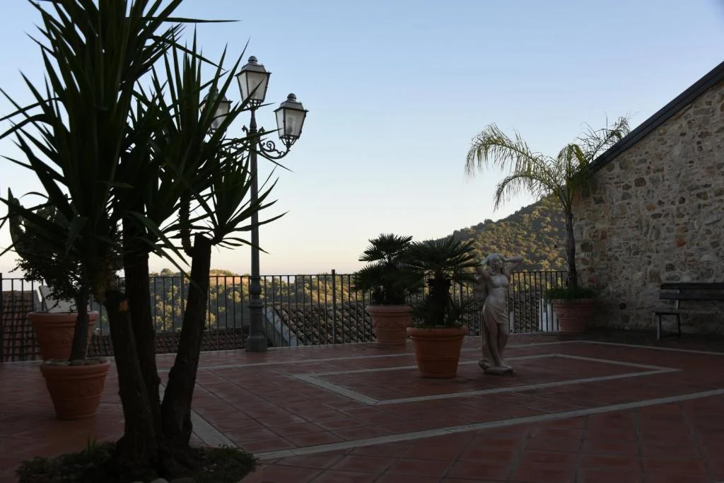 Vista panoramica dalla terrazza del Bed and Breakfast Rocca Imperiale Sognando nel Borgo